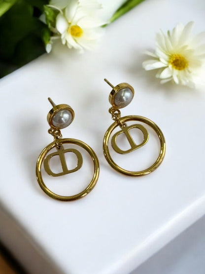 GOLDEN DANGLE WITH PEARL AND DIOR BRAND