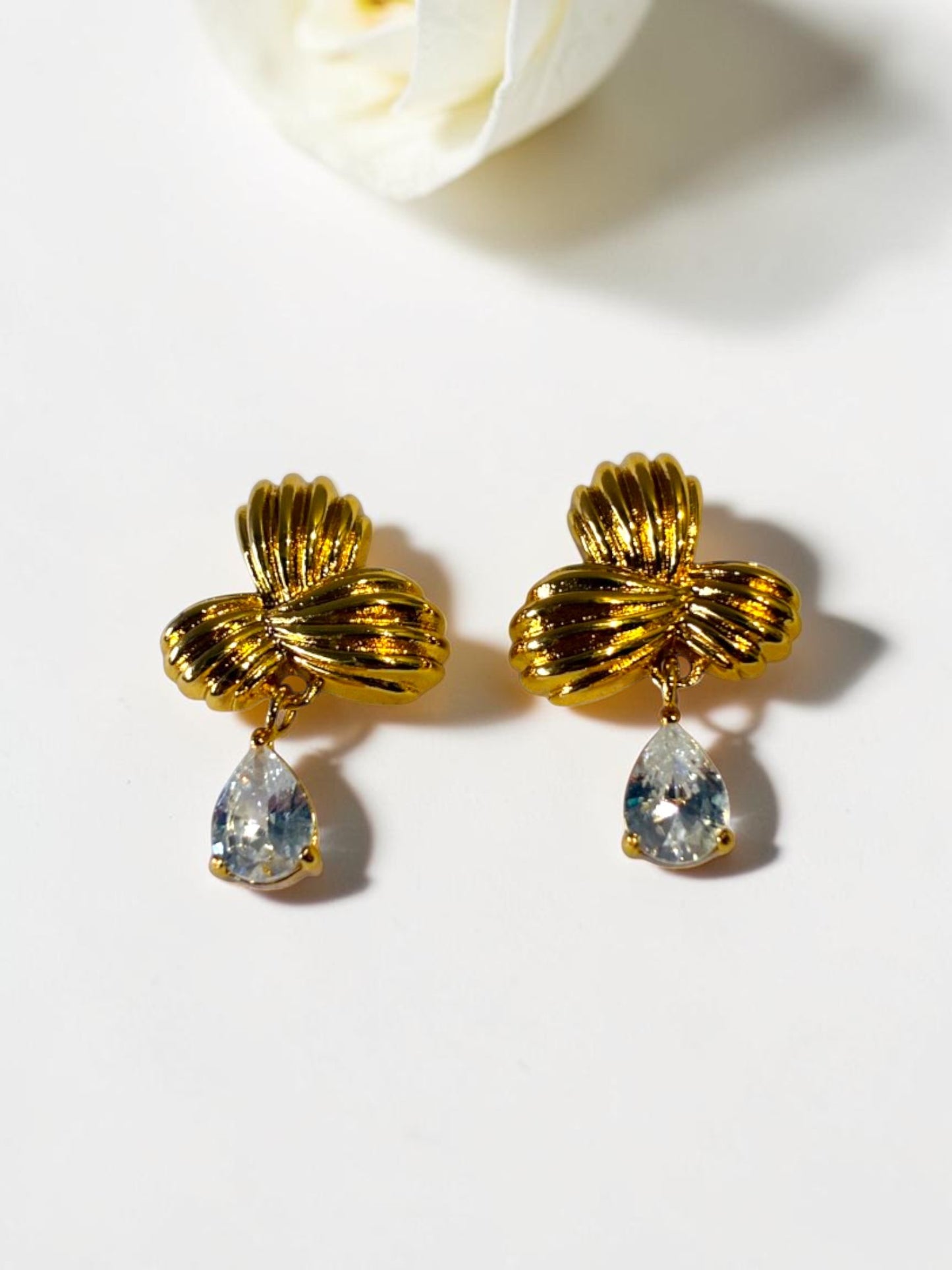 GOLDEN DROP DIAMOND EMMALA EARRINGS