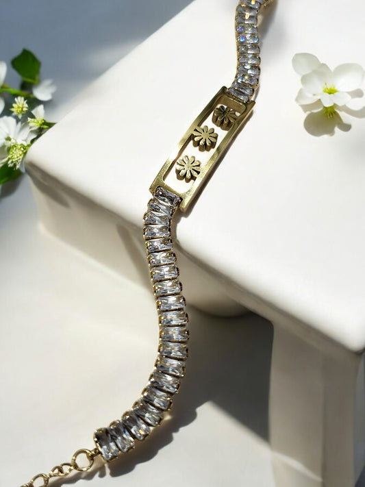 GOLDEN THREE FLOWER WITH RECTANGULAR SHINY DIAMOND