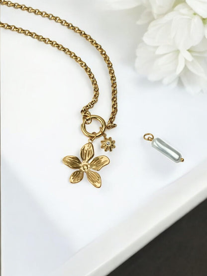 GOLDEN CHAIN WITH CHARMS LIKE FLOWER, PEARL AND DIAMOND