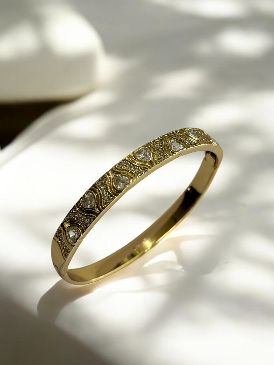 GOLDEN SHINING DIAMOND BRACELET 