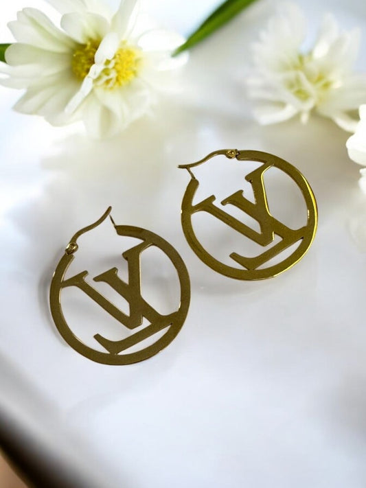 GOLDEN CIRCLE WITH LUXURY BRAND LV HOOP