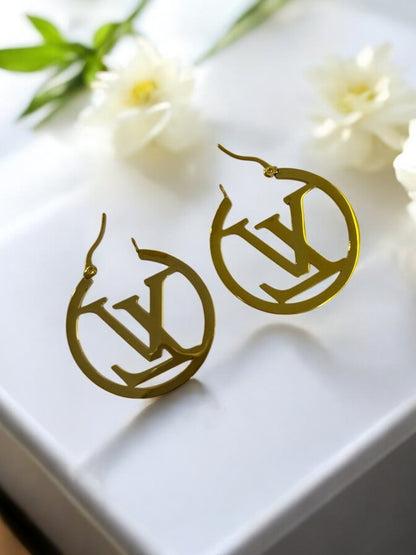 GOLDEN CIRCLE WITH LUXURY BRAND LV HOOP