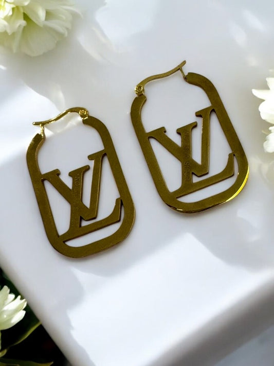 GOLDEN RECTANGLE HOOP WITH LUXURY BRAND LV