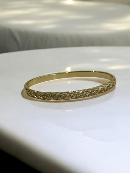 GOLDEN SLANTING LINE DIAMOND BRACELET