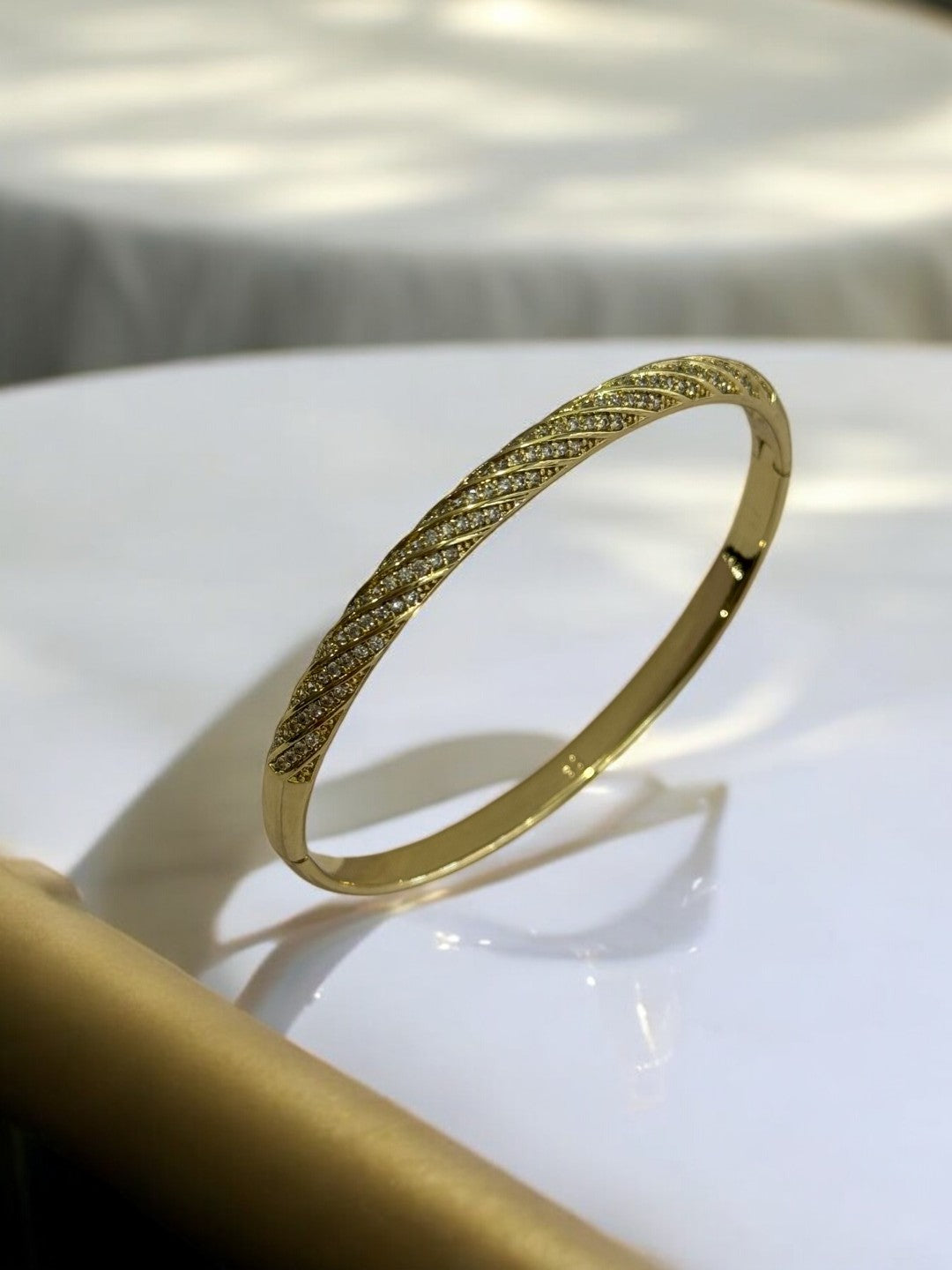 GOLDEN SLANTING LINE DIAMOND BRACELET