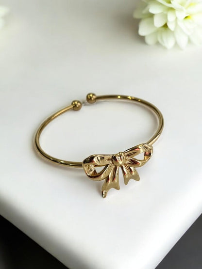 GOLDEN BOW CUFF