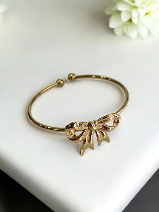 GOLDEN BOW CUFF