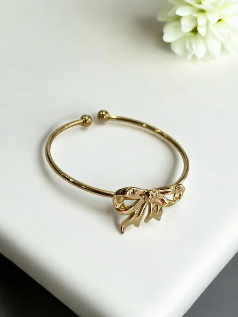 GOLDEN BOW CUFF
