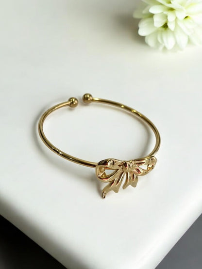 GOLDEN BOW CUFF