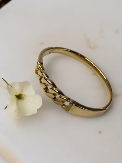 GOLDEN CLASSIC LOOKING CHAIN