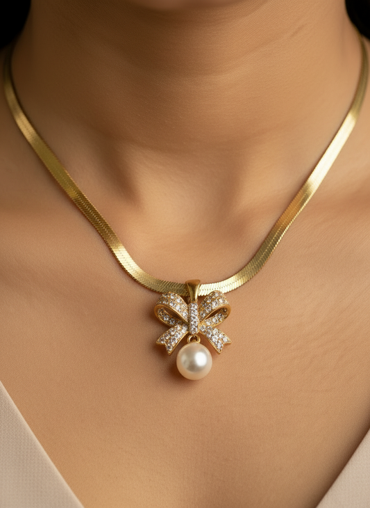 GOLD DIAMOND BOW JIM NECKLACE