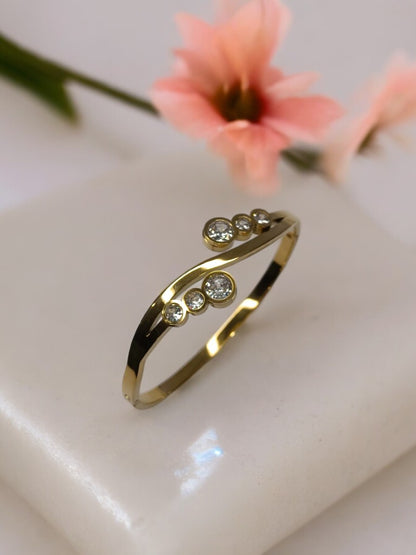 GOLDEN INCREASING THREE DIAMOND