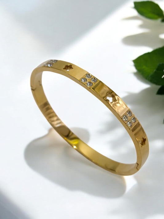 GOLDEN DIAMOND WITH STAR