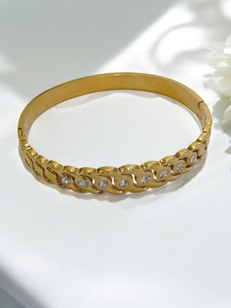 GOLDEN SHINY DIAMOND DEGINER BRACELET