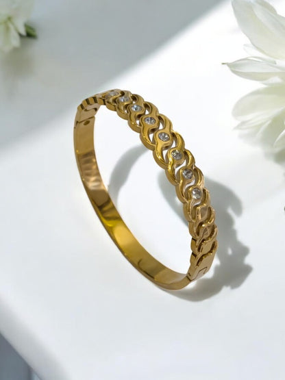 GOLDEN SHINY DIAMOND DEGINER BRACELET