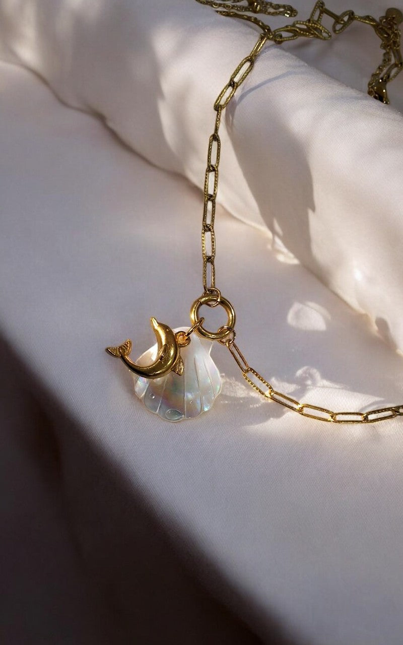 GOLD CHAIN WITH CHARMS LIKE GOLDEN DOLPHIN AND SEASHELL