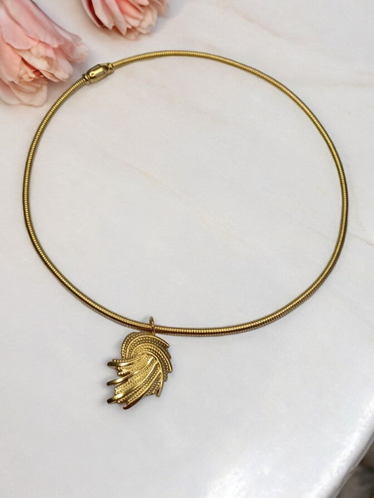 GOLDEN HASLI WITH SPARKL PENDENT