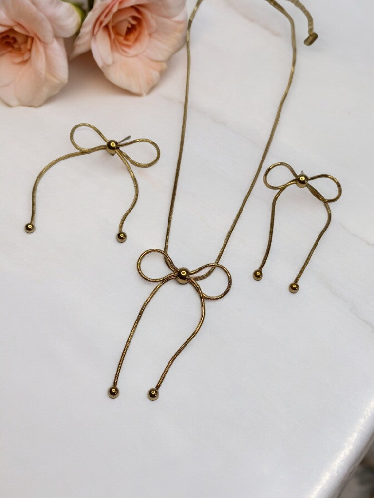 GOLDEN CHAIN WITH INFINITY AND EARRING