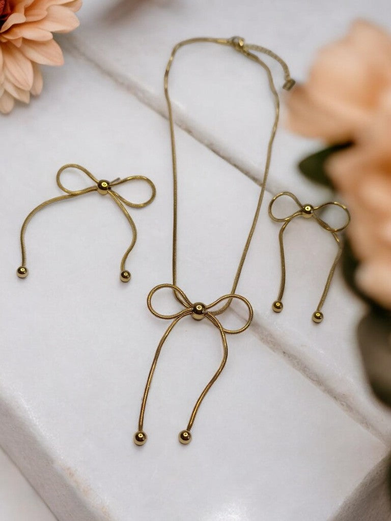 GOLDEN CHAIN WITH INFINITY AND EARRING