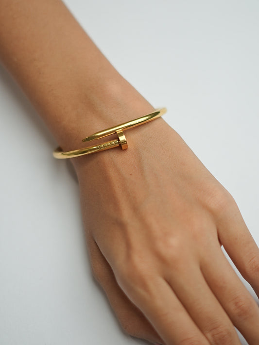 GOLDEN NAIL 