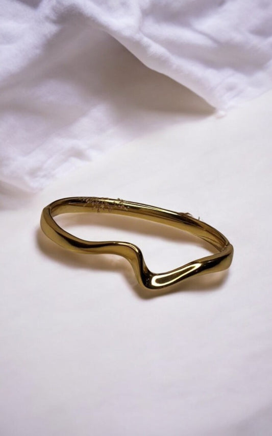 GOLDEN TRENDY DESIGN