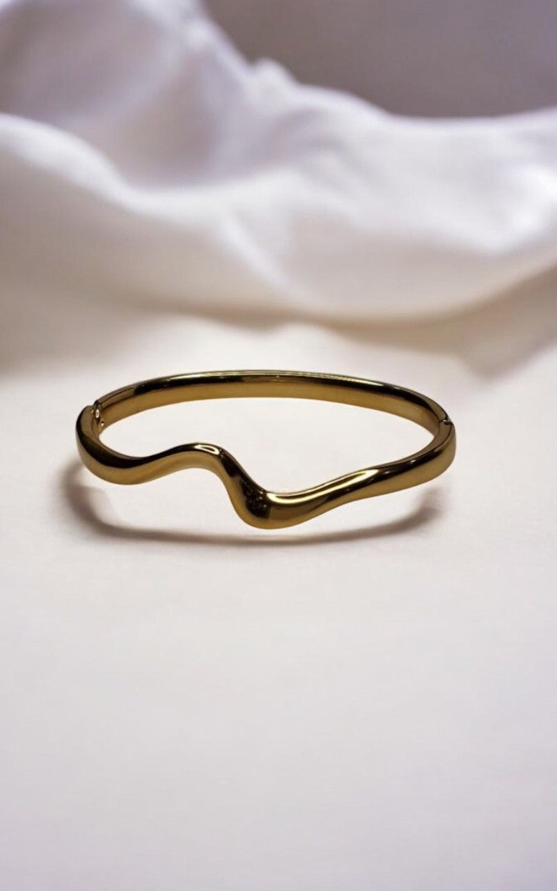 GOLDEN TRENDY DESIGN