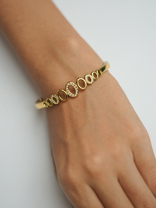 GOLDEN OVAL AND DIAMOND OVAL