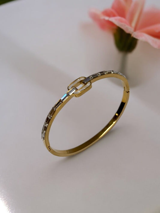 GOLDEN  DIAMOND LINE