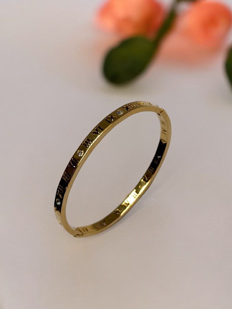 GOLDEN SHINY DIAMOND WITH ROMAN NUMERAL LUXURY LOOKING