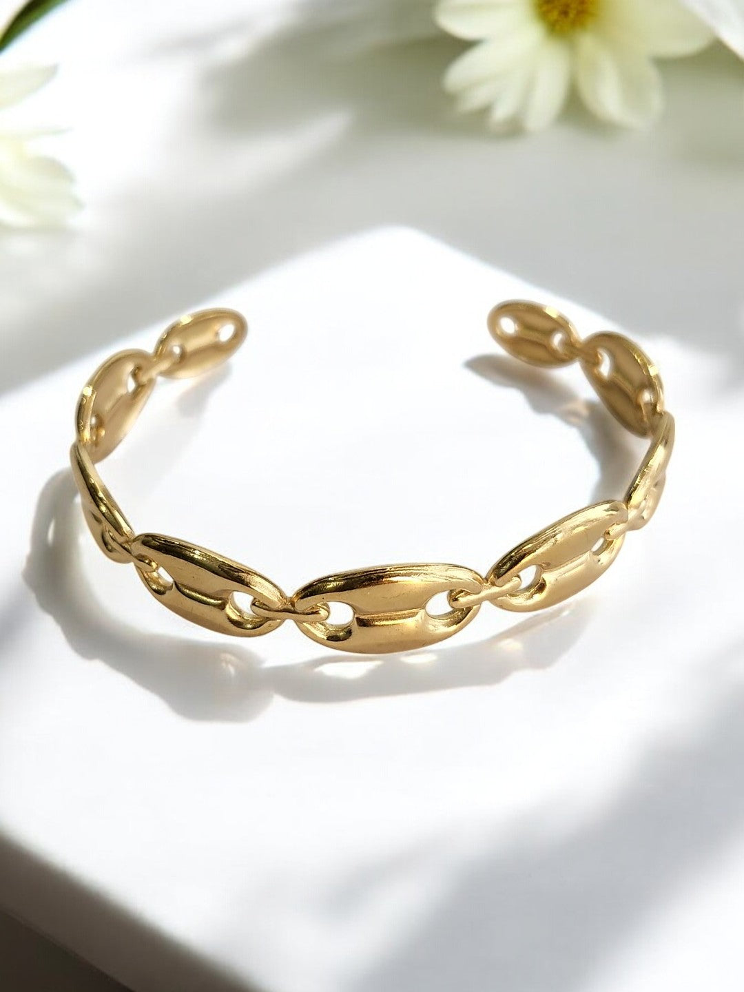 GOLDEN SHINY BRACELET