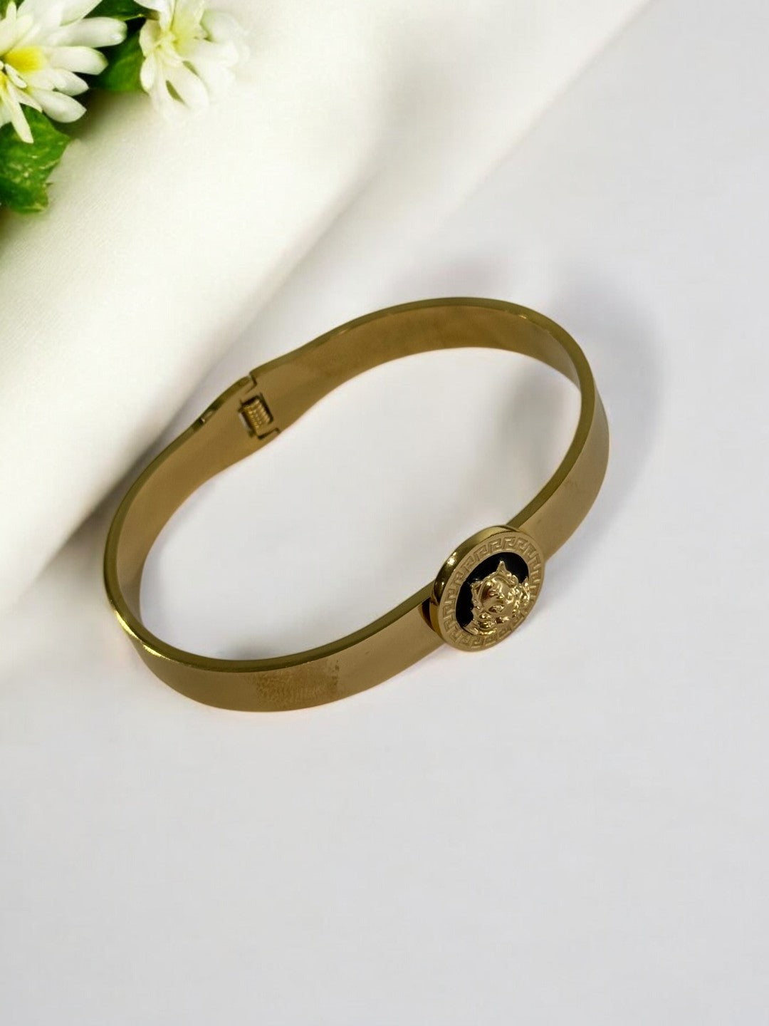 GOLDEN BRACELET