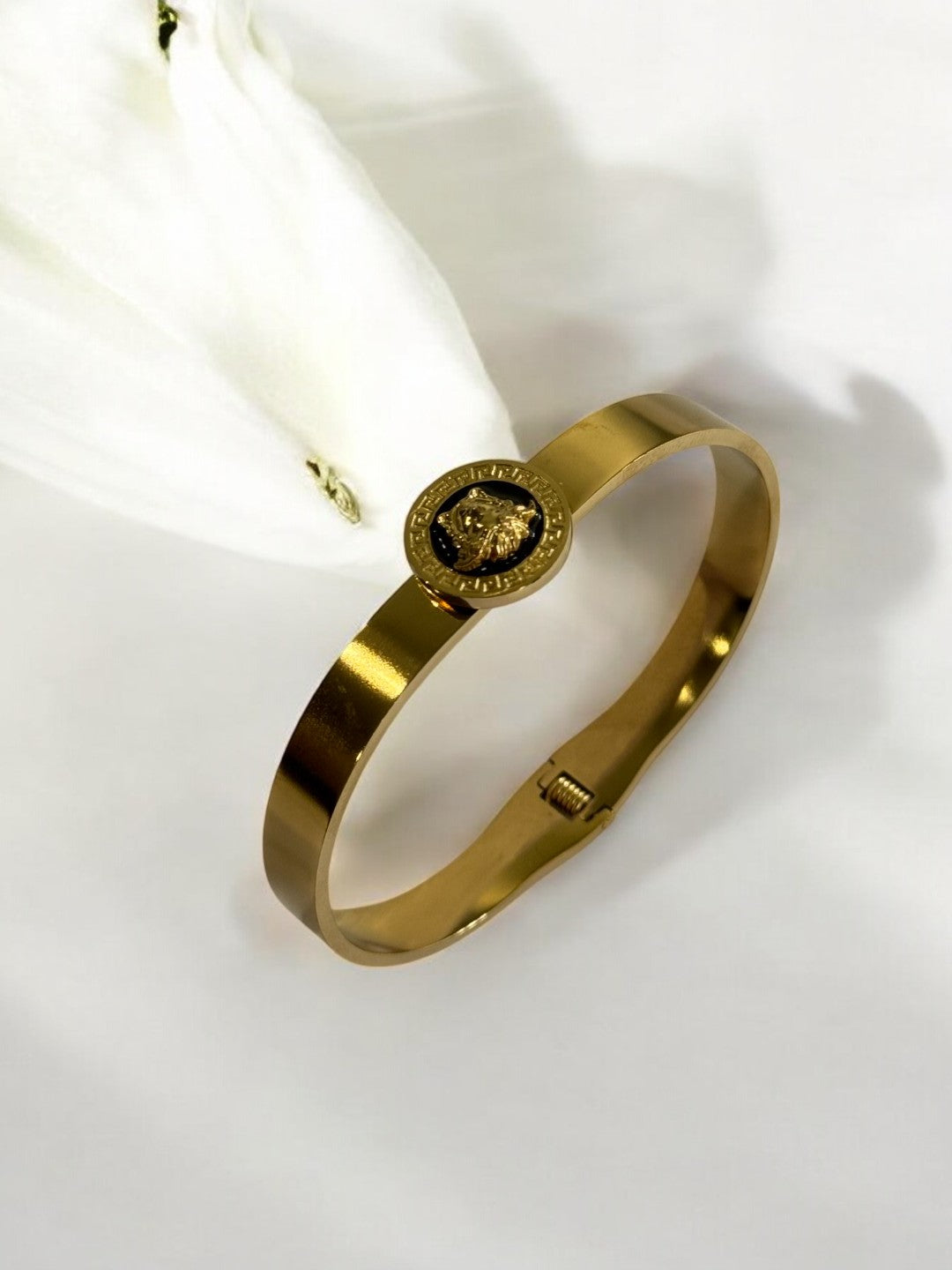 GOLDEN BRACELET