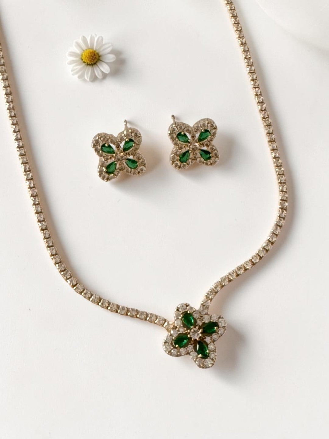 GREEN DIAMOND PENELOP NECKLACE SET