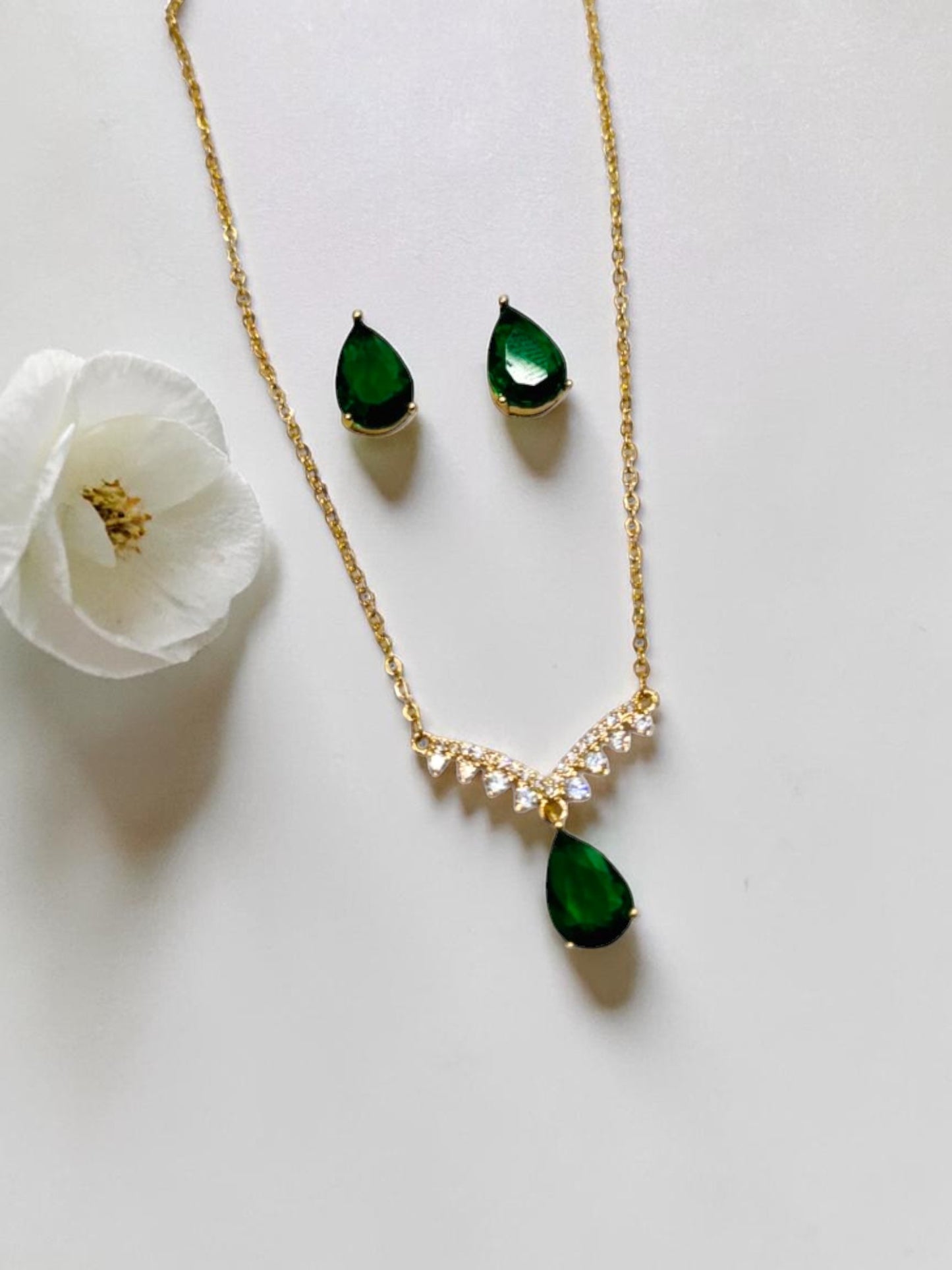 GREEN DROP DIAMOND CLARA NECKLACE SET