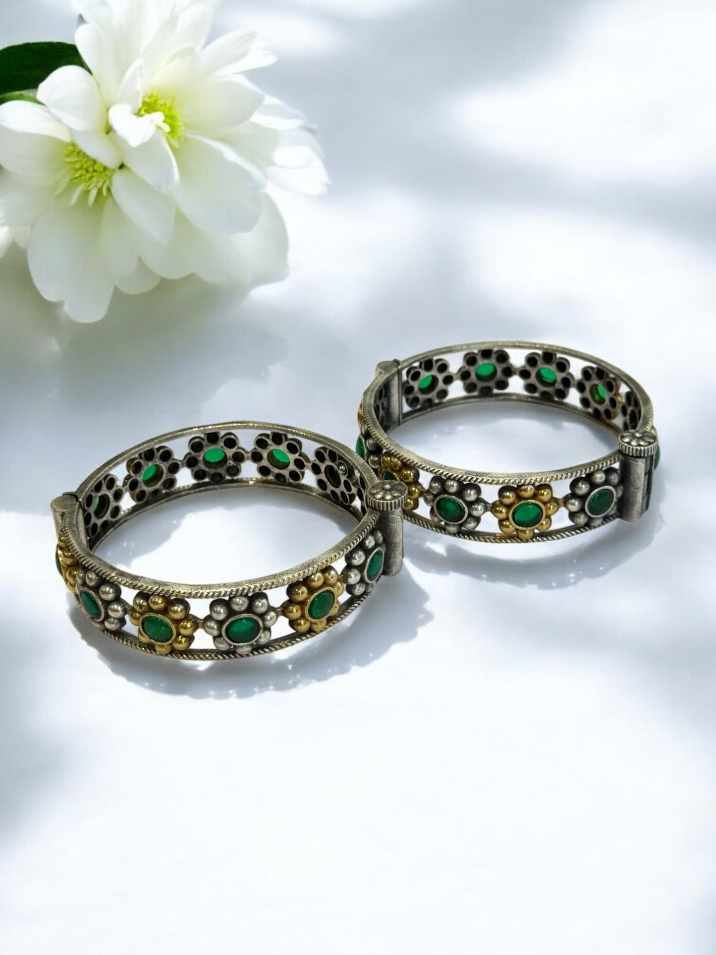 GREEN KIHU GERMAN SILVER BANGLE