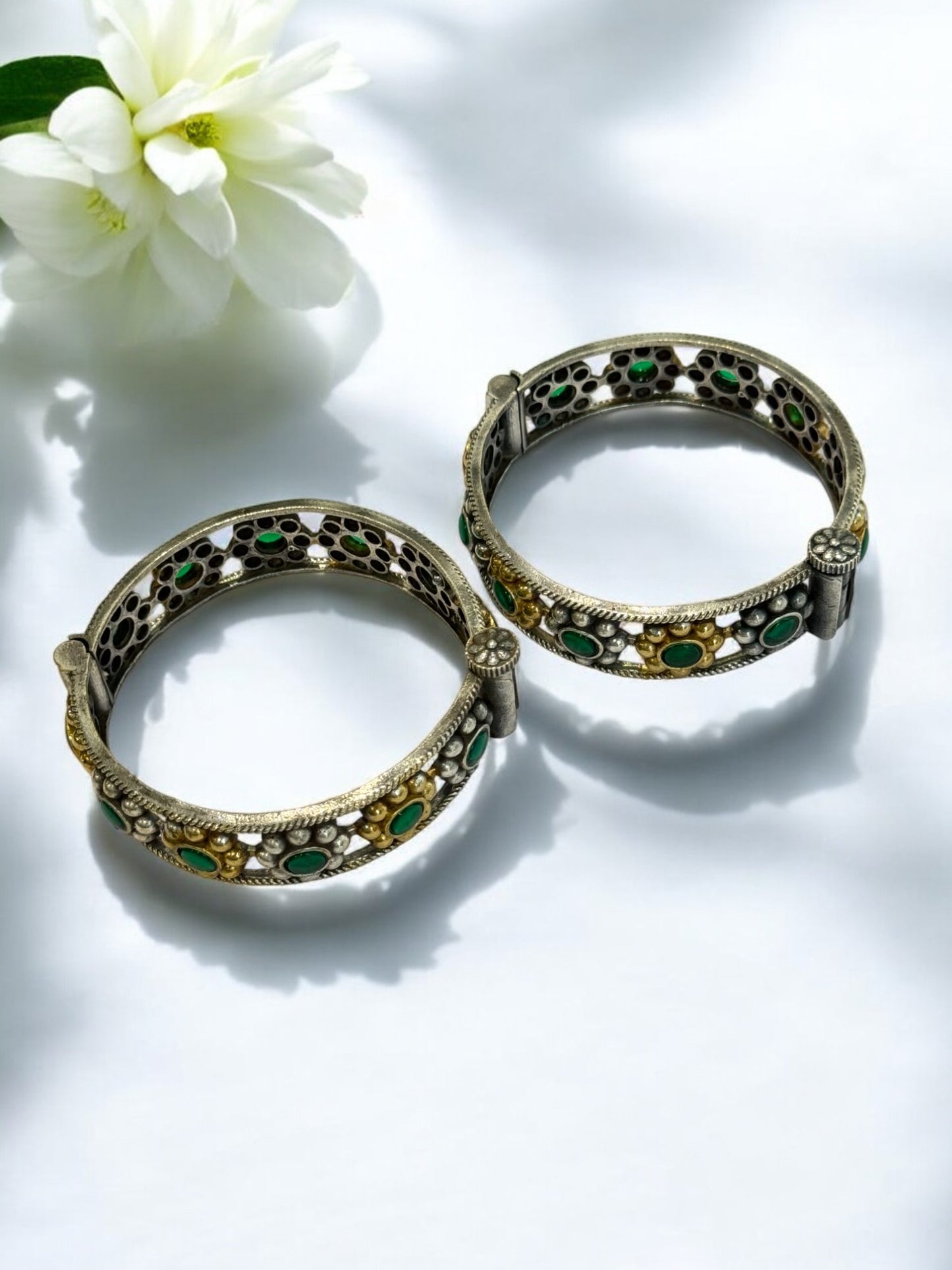 GREEN KIHU GERMAN SILVER BANGLE