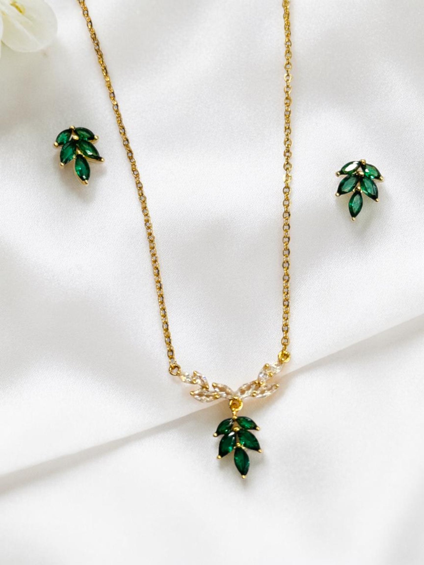 GREEN LEAF DIAMOND EVERLY NECKLACE SET