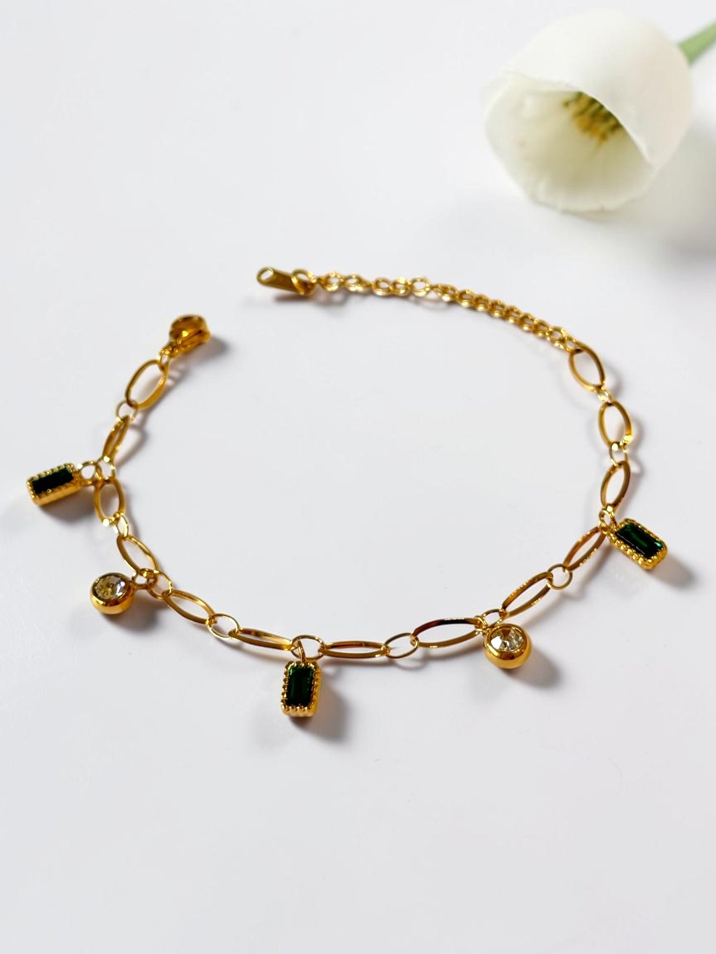 GREEN RECTANGULAR STONE EKAANY BRACELET