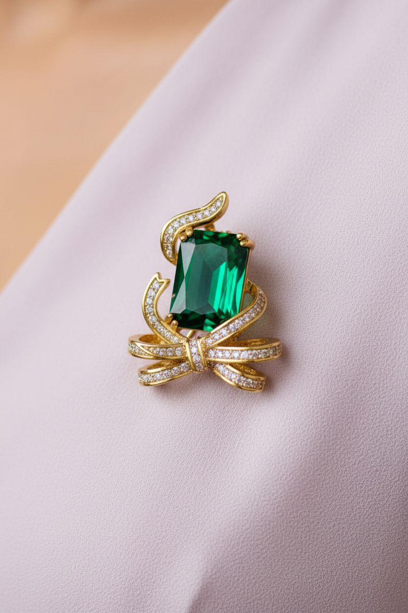 GREEN STONE CELESYA BROOCH