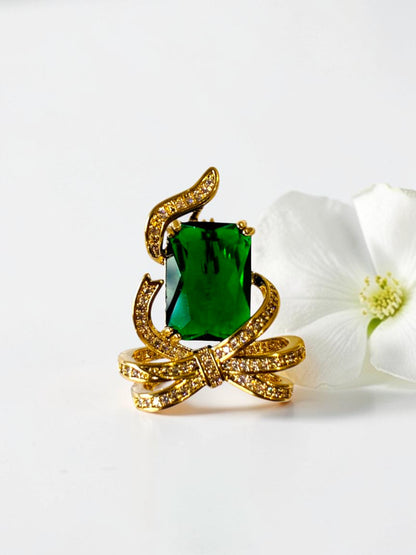 GREEN STONE CELESYA BROOCH
