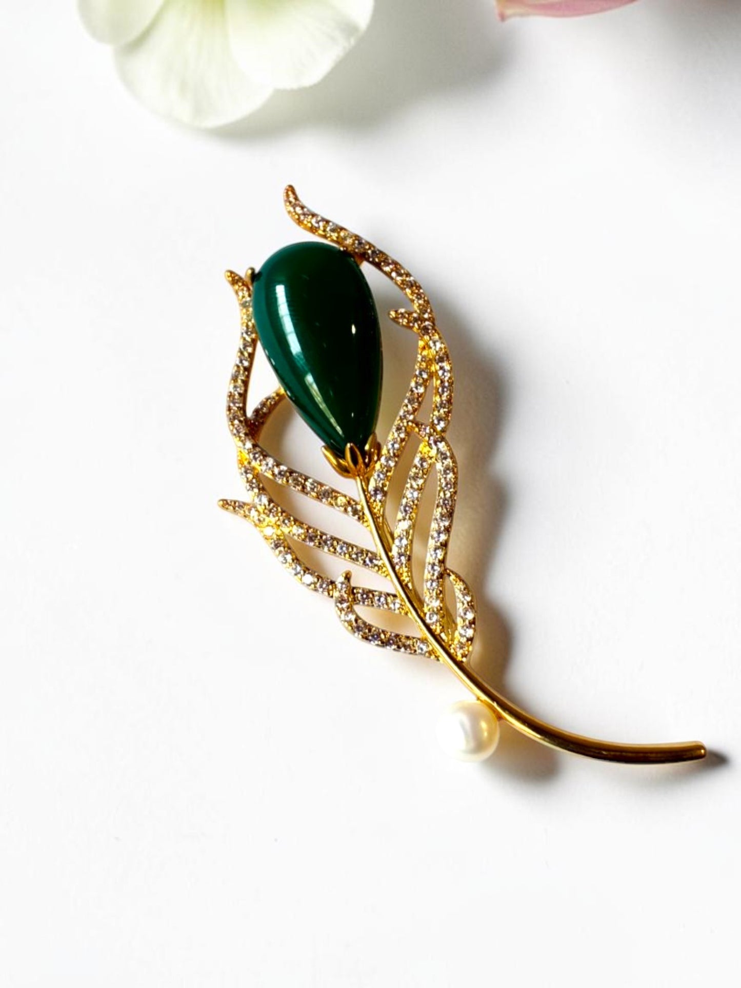GREEN STONE ENNIE BROOCH