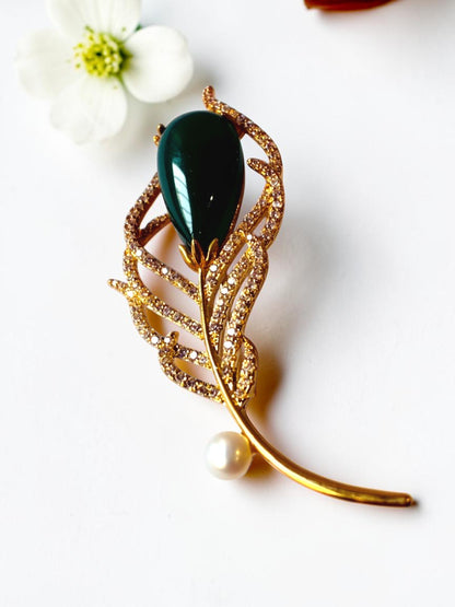 GREEN STONE ENNIE BROOCH