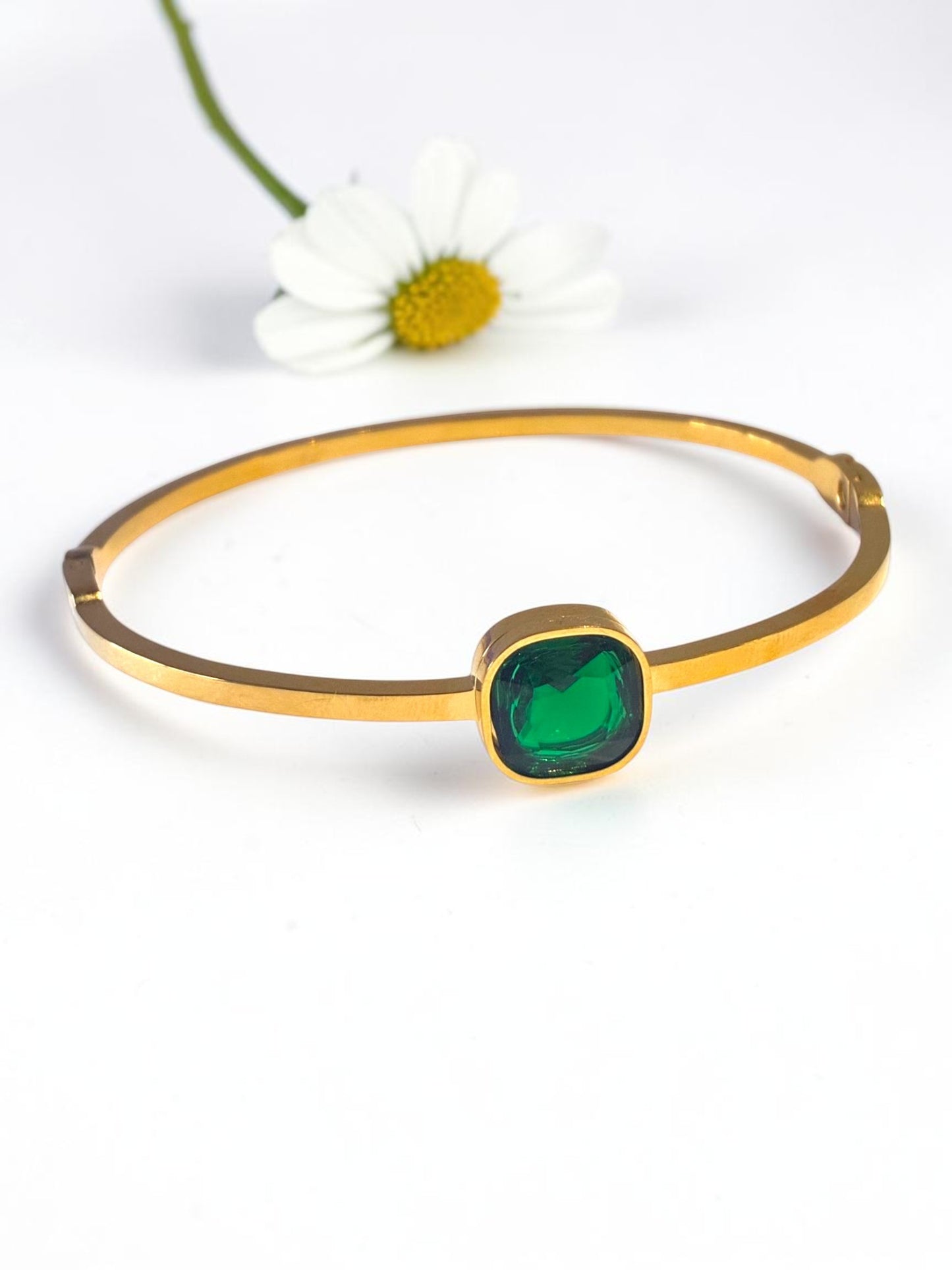 GREEN STONE KYLIE BRACELET