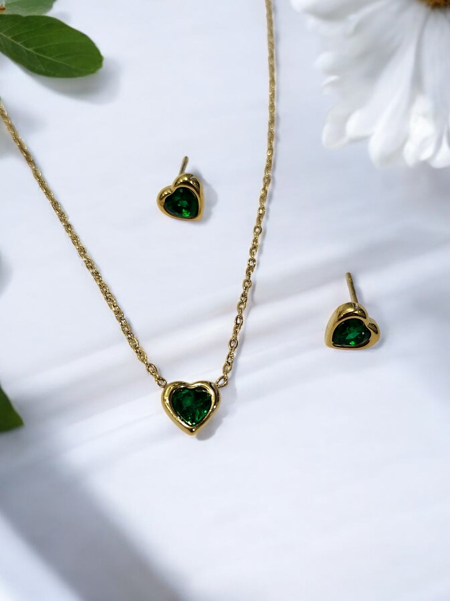 GOLDEN CHAIN, GREEN PENDENT, EARRING 