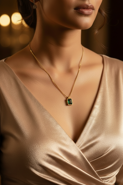 GREEN JOSIE NACKLACE