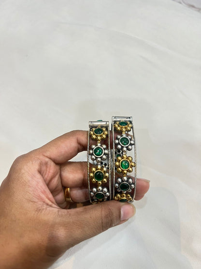GREEN KIHU GERMAN SILVER BANGLE