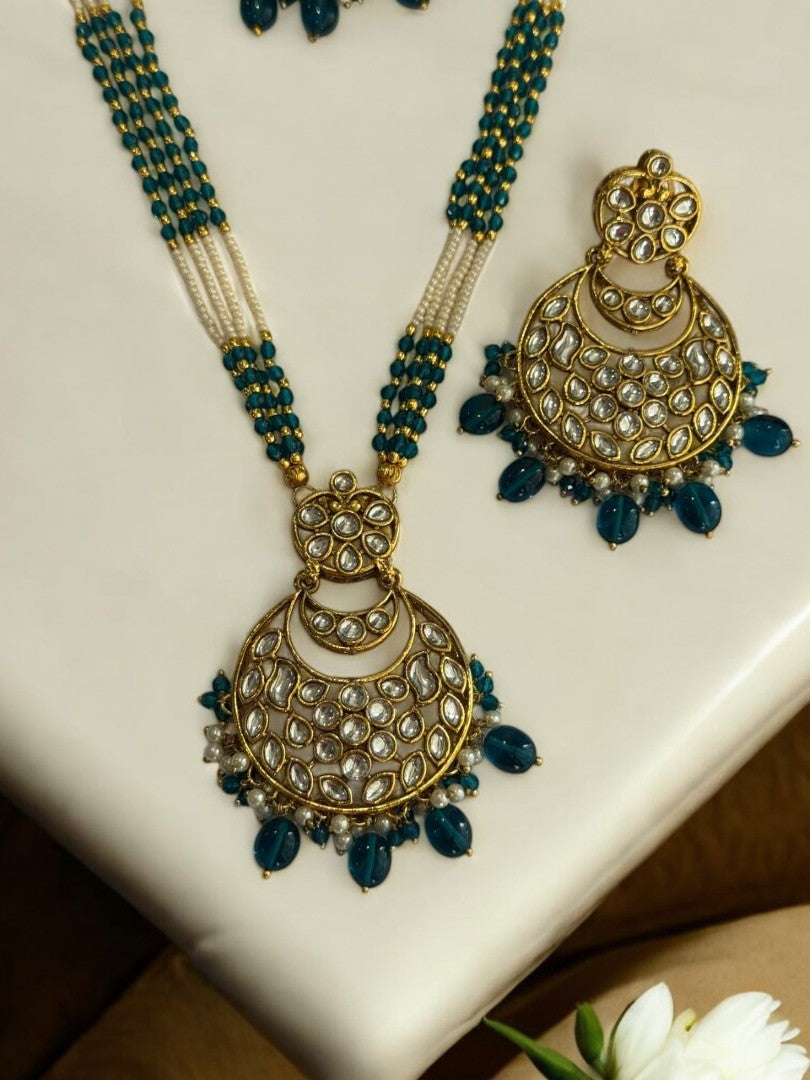 WHITE AND GREEN MALA WITH KUNDAN PENDENT WITH HANGING GREEN BEADS AND MATCHING EARRING