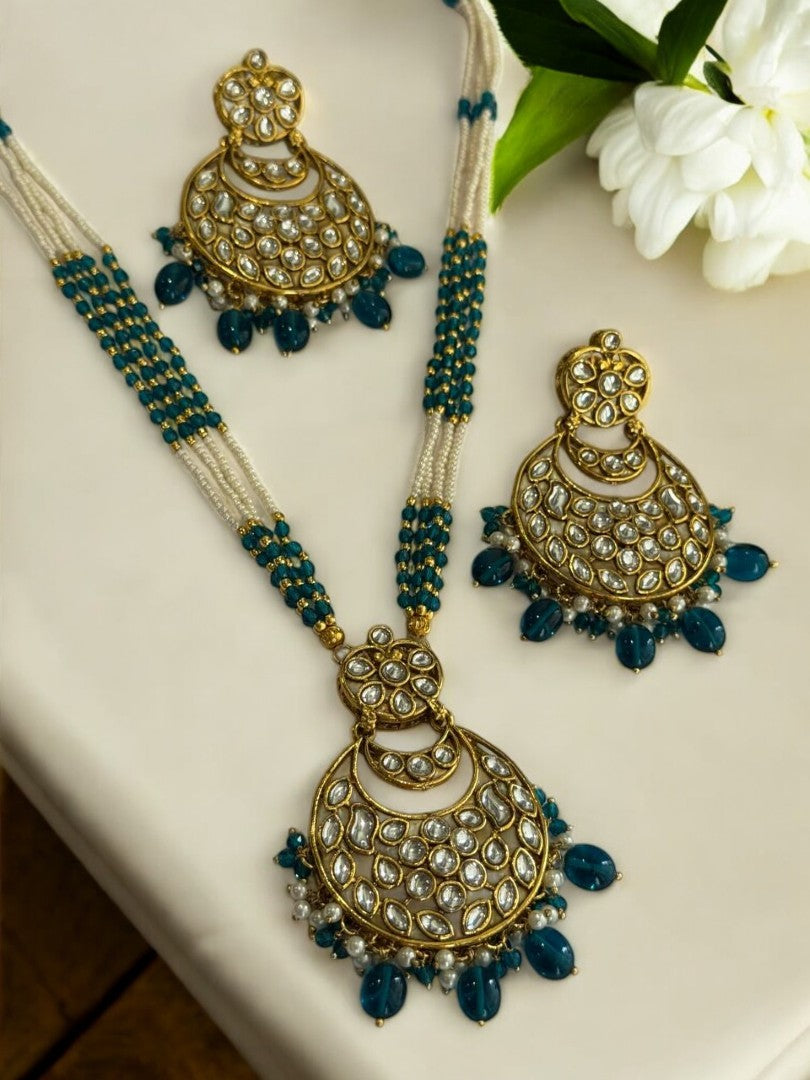 WHITE AND GREEN MALA WITH KUNDAN PENDENT WITH HANGING GREEN BEADS AND MATCHING EARRING