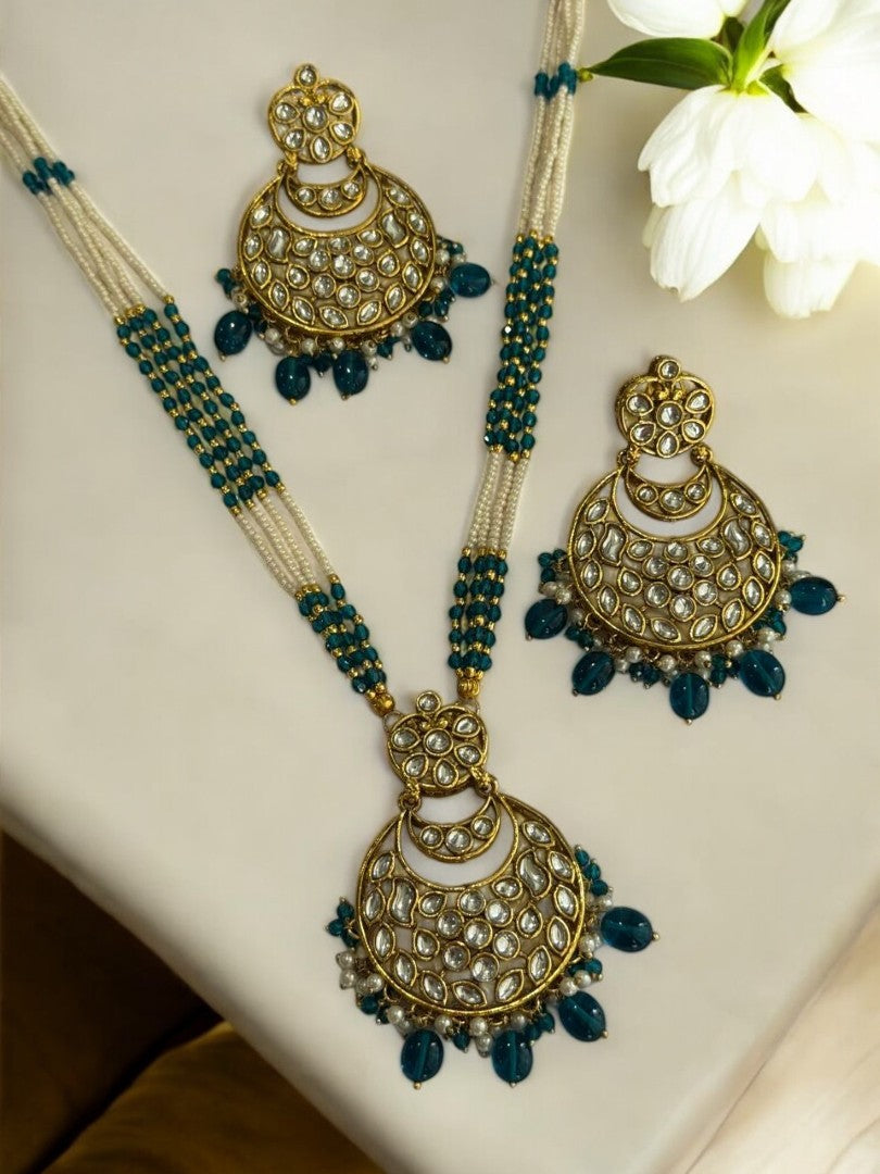 WHITE AND GREEN MALA WITH KUNDAN PENDENT WITH HANGING GREEN BEADS AND MATCHING EARRING